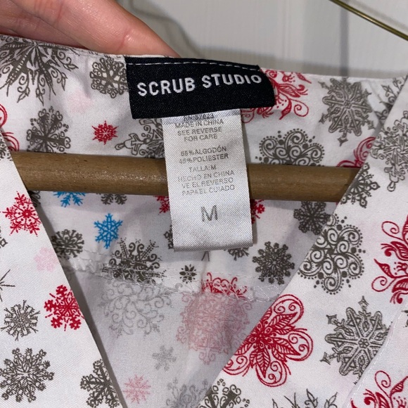 Scrub top set - Picture 5 of 6